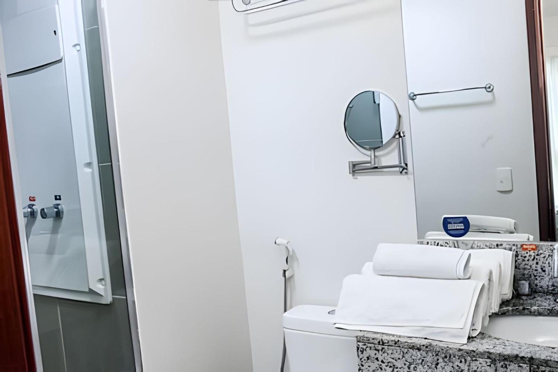 Apartment Flat Vpm - Cozinha, Varanda, Ar Cond, Estacionamento, Cama Queen, Vista Incrivel, 400mb Wi-fi, Tv Smart, Servicos De Streaming, Ducha Forte, Proximo A Barra Da Tijuca E Recreio, 10min De Carro Da