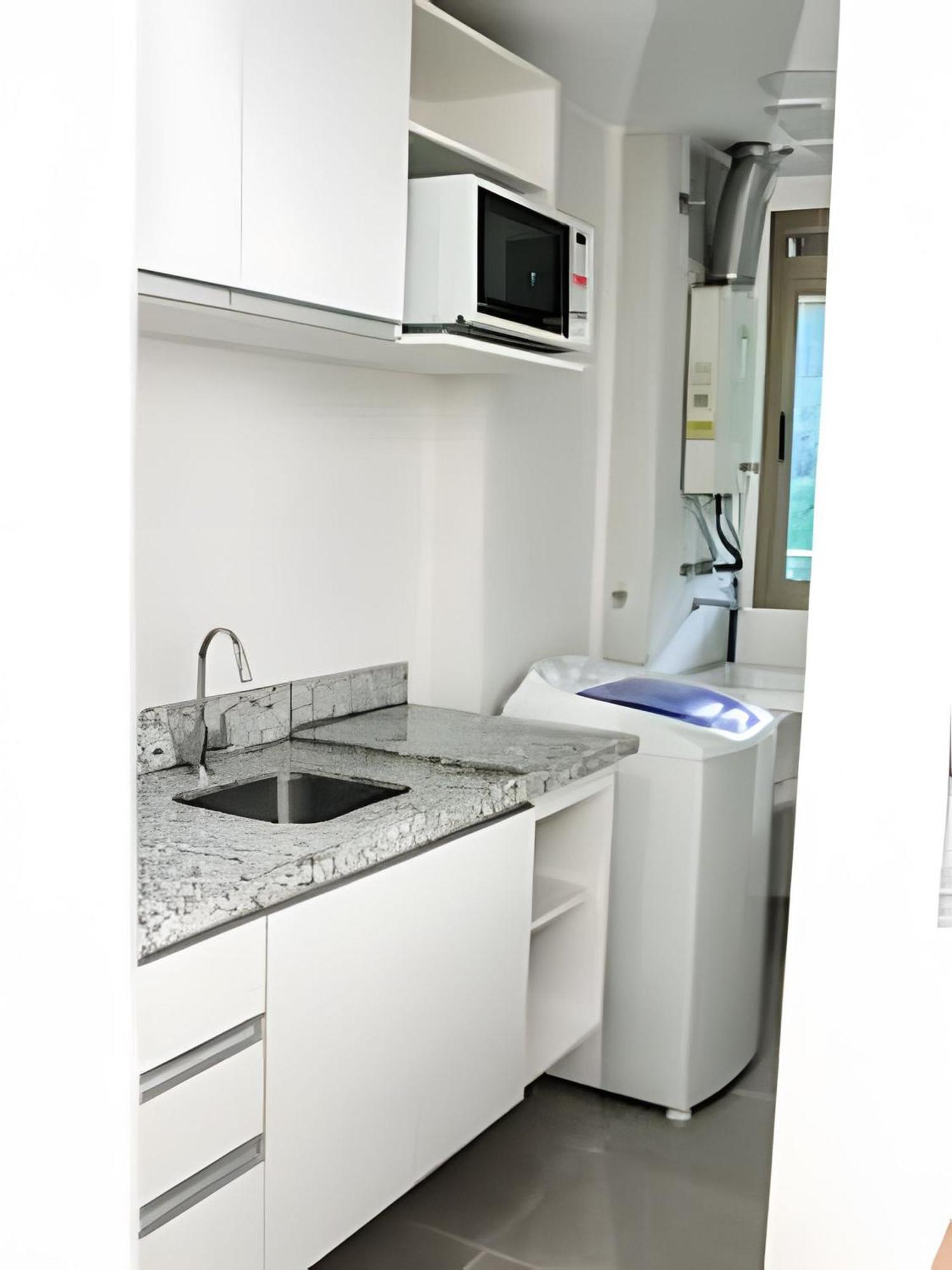 Apartment Flat Vpm - Cozinha, Varanda, Ar Cond, Estacionamento, Cama Queen, Vista Incrivel, 400mb Wi-fi, Tv Smart, Servicos De Streaming, Ducha Forte, Proximo A Barra Da Tijuca E Recreio, 10min De Carro Da
