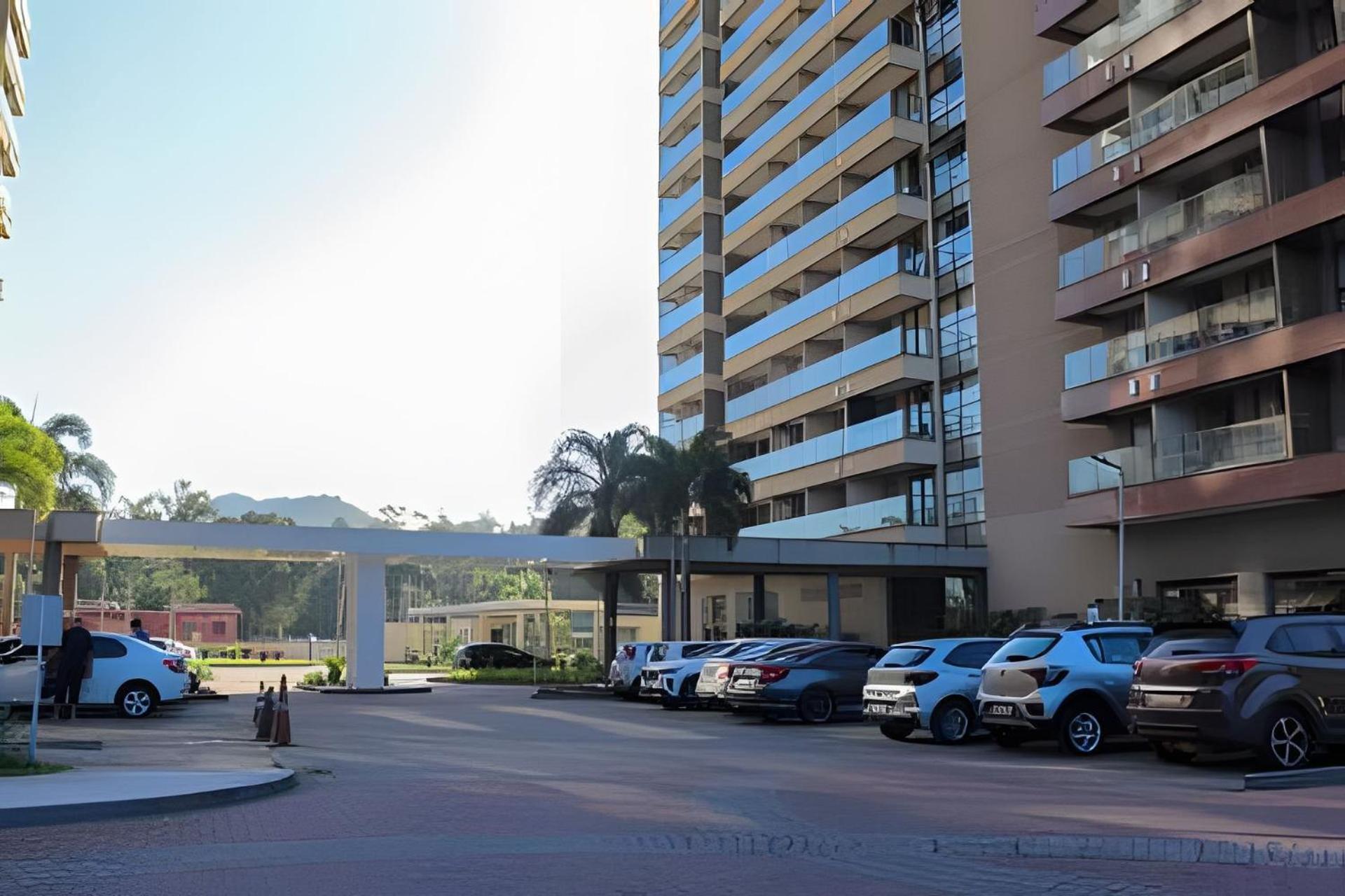 Apartment Flat Vpm - Cozinha, Varanda, Ar Cond, Estacionamento, Cama Queen, Vista Incrivel, 400mb Wi-fi, Tv Smart, Servicos De Streaming, Ducha Forte, Proximo A Barra Da Tijuca E Recreio, 10min De Carro Da *